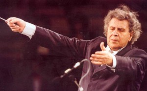 mikis-theodorakis-o-enenintachronos-efivos1