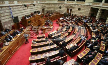 Μπάχαλο με το πόρισμα του ΣΥΡΙΖΑ για δάνεια κομμάτων και ΜΜΕ! Γκάφα που “έμπλεκε” τον Στουρνάρα