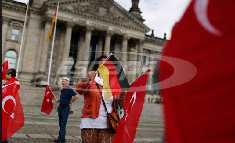 Άγκυρα σε Γερμανία – “Δώστε μας τους 40 του πραξικοπήματος”
