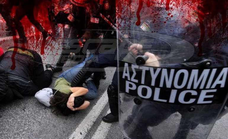 Σοβαρά επεισόδια μεταξύ ΜΑΤ και διαδηλωτών έξω από το Βελλίδειο Θεσσαλονίκη