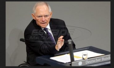 Διπλά «πυρά» Σόιμπλε – Ρέγκλινγκ για μη συμμετοχή ΔΝΤ στο ελληνικό πρόγραμμα