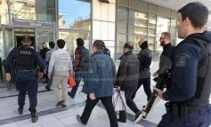 FT: Το δίλημμα του Τσίπρα για την έκδοση ή μη των Τούρκων αξιωματικών