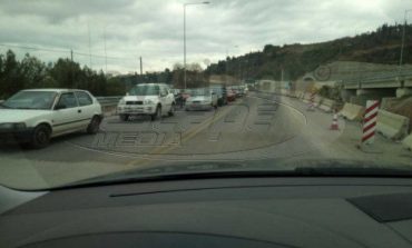 Μπλόκα: Ουρές χιλιομέτρων στον παράδρομο της Κορίνθου - Πατρών