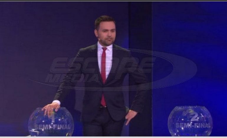 Δεν φαντάζεστε τι είπε ο παρουσιαστής της Eurovision για την Έλενα Παπαρίζου!