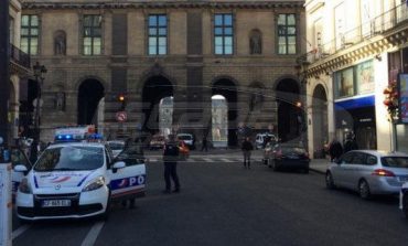 Πυροβολισμοί έξω από το Λούβρο- Ενας τραυματίας