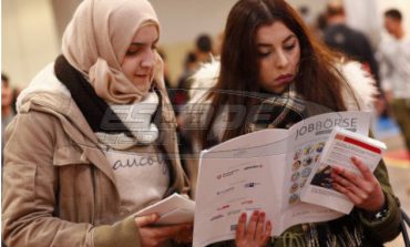Γερμανία: Refugees (not) welcome! 1.200 ευρώ επίδομα για να φύγουν!