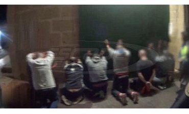 Η εισβολή αστυνομικών σε fight club ζώων που έσωσε 230 σκυλιά