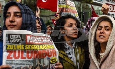 Τουρκία: Φιμώνουν τον Τύπο πριν από το δημοψήφισμα