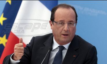 Πολιτικό κράξιμο στον Ολάντ: Απαράδεκτος, δεν έπρεπε να επιτρέψει την ομιλία Τσαβούσογλου