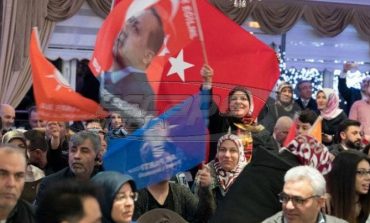 Το Βερολίνο θα επιτρέψει την παρουσία Τούρκων πολιτικών σε προεκλογικές εκδηλώσεις
