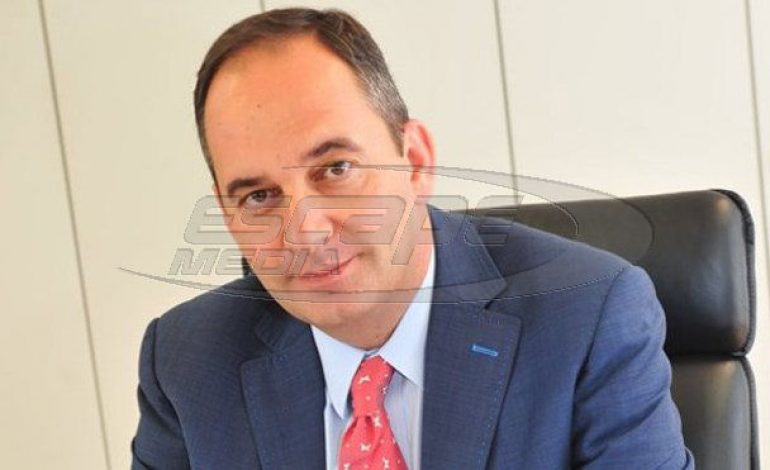 Νέο χτύπημα στο Μητσοτάκη: Ο Πλακιωτάκης συγχαίρει τον ΣΥΡΙΖΑ γιατί κάνει ό,τι η ΝΔ
