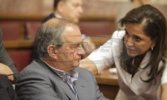 Ατάκα φαρμάκι του Καραμανλή - Πάγωσε η Ντόρα!