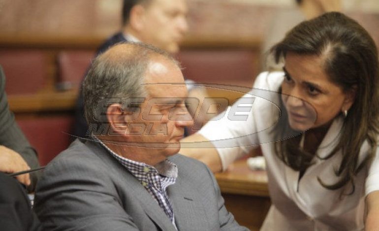 Ατάκα φαρμάκι του Καραμανλή – Πάγωσε η Ντόρα!