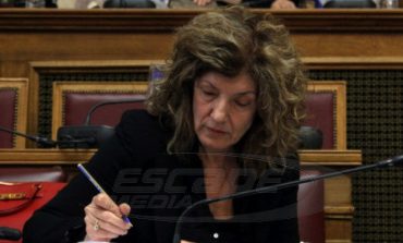Χυδαία επίθεση στη Σία Αναγνωστοπούλου: Περισσότερο τσατσά παρά "πουτάνα"