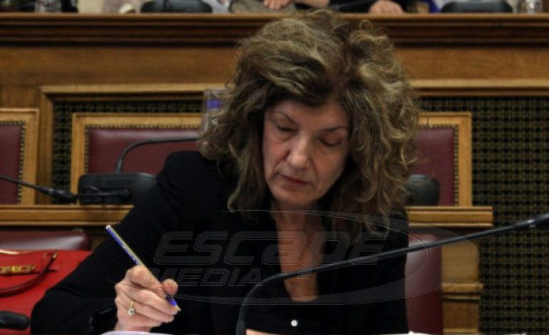 Χυδαία επίθεση στη Σία Αναγνωστοπούλου: Περισσότερο τσατσά παρά “πουτάνα”