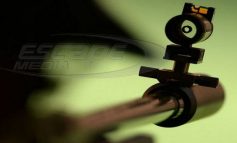 Μυστηριώδης ελεύθερος σκοπευτής εκτελεί διαδοχικά τους ηγέτες στο Ισλαμικό Κράτος