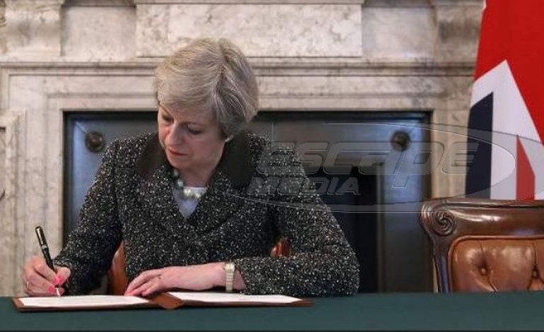 BREXIT -Η Μέι έβαλε την υπογραφή της