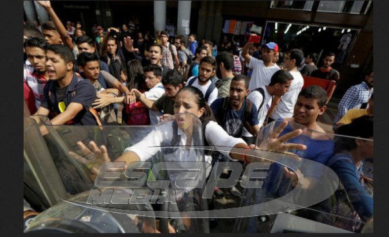 Βενεζουέλα: Ο Μαδούρο πήρε πίσω το πραξικόπημα