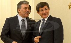 Νταβούτογλου και Γκιουλ δεν στηρίζουν τον Ερντογάν – Μαζί τους 100 βουλευτές του «σουλτάνου»