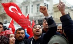 Τουρκία: Με κατσαρόλες και τηγάνια διαμαρτύρονται για τη νίκη Ερντογάν