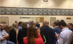 Ο γραμματέας της Βουλής έκλεισε τα μικρόφωνα στην Ολομέλεια! -Αντιπολίτευση: «Ο Μαδούρο του ΣΥΡΙΖΑ»