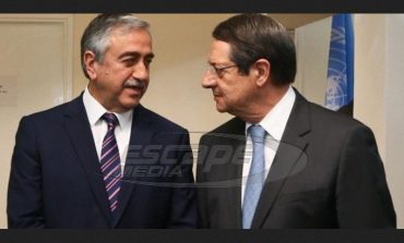 Ο Αναστασιάδης καλεί τον Ακιντζί να αλλάξει στάση