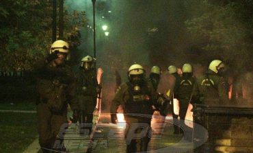 Αλλεπάλληλες επιθέσεις κατά των ΜΑΤ το βράδυ της Τετάρτης