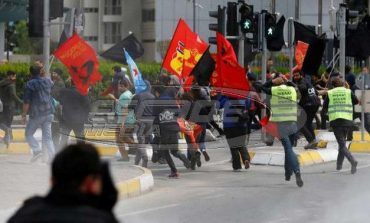 Κωνσταντινούπολη: Δακρυγόνα κατά διαδηλωτών σε πορεία για την Πρωτομαγιά