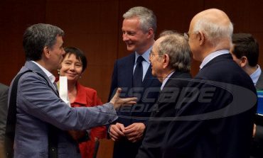 Οι «καυτοί» διάλογοι μέσα στο Eurogroup και η έκρηξη του Τσακαλώτου