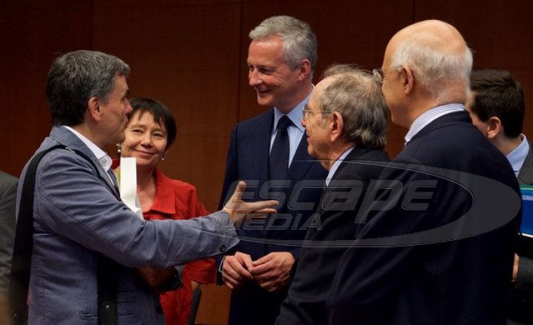 Οι «καυτοί» διάλογοι μέσα στο Eurogroup και η έκρηξη του Τσακαλώτου