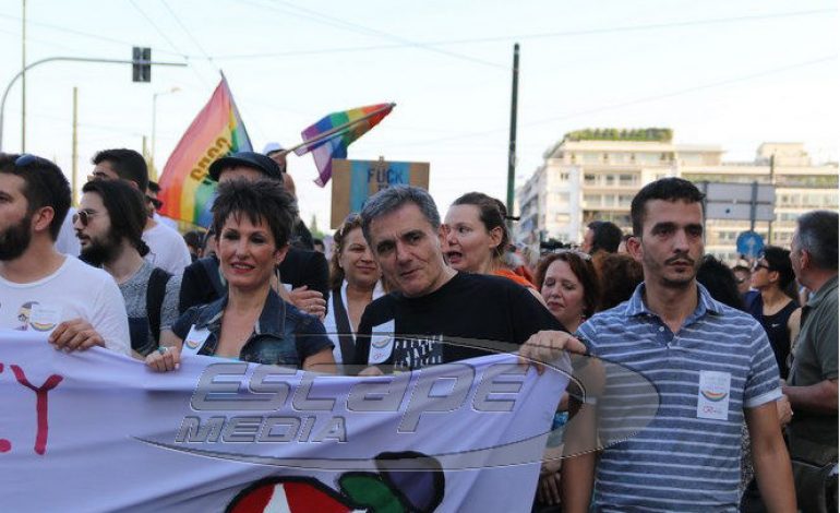 Ο Τσακαλώτος στο μπλοκ του ΣΥΡΙΖΑ στο Athens Pride