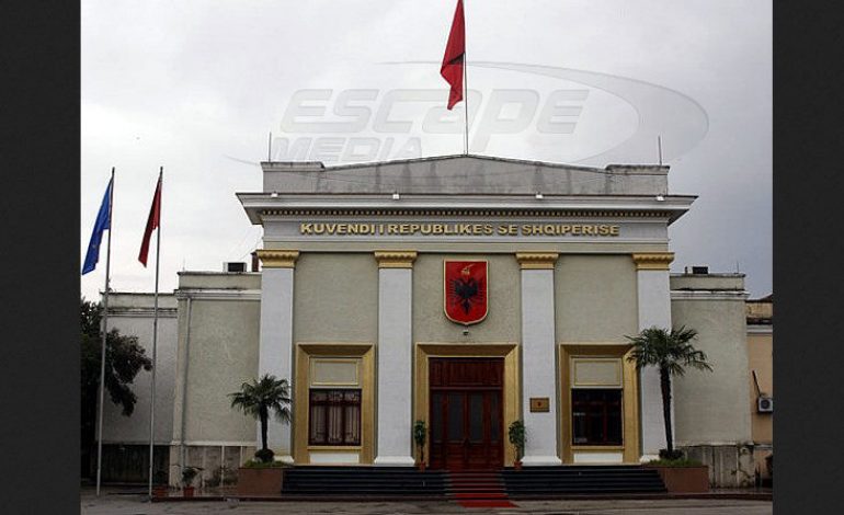 Παπακώστα: Τα Τίρανα να σεβαστούν τα δικαιώματα της ελληνικής μειονότητας