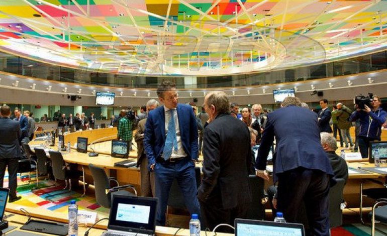 «Η Αθήνα λαμβάνει φρέσκο χρήμα και αόριστες υποσχέσεις για το χρέος»