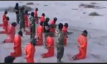 Βίντεο φρίκης! Μαζική εκτέλεση 18 μαχητών του Ισλαμικού Κράτους
