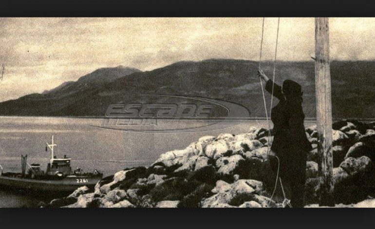 Η Κυρά της ΡΩ γιατί να κουράζεται με αγιάζι και με καύσωνες να ανεβοκατεβάζει την σημαια και δεν την άφηνε μόνιμα εκεί επάνω…