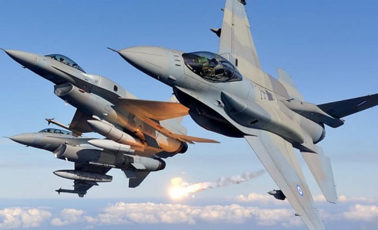 Οι ουρανοί του Αιγαίου πήραν «φωτιά»: Έξι αερομαχίες και 65 παραβιάσεις του ΕΕΧ από την τουρκική Αεροπορία