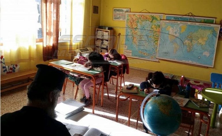 Τζουμέρκα εν έτει 2017: Στη θέση του δάσκαλου ο ιερέας του χωριού!
