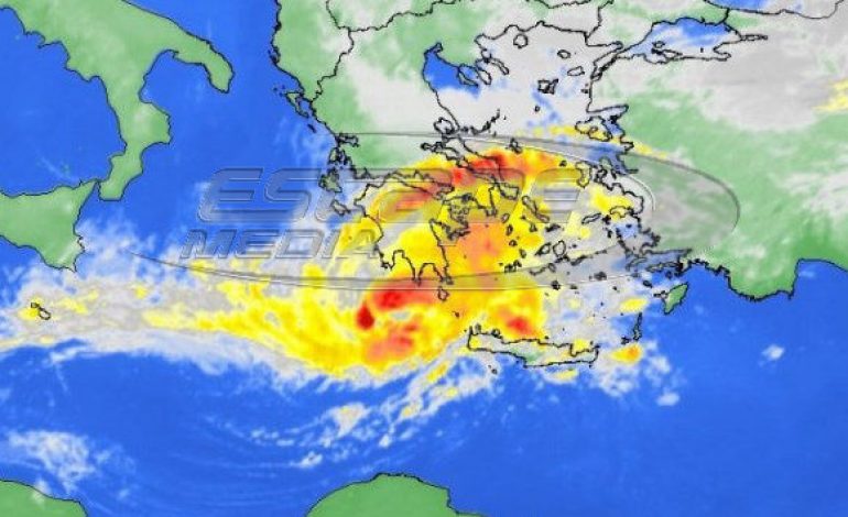 Ήρθε ο κυκλώνας «Ζήνων»: Σφοδροί άνεμοι, καταιγίδες, χαλάζι, βροντές και αστραπές «μαστιγώνουν» νότια και δυτική Ελλάδα