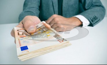 Αύξηση των κατώτερων μισθών στην Ε.Ε. ζητά η Συνομοσπονδία Συνδικάτων
