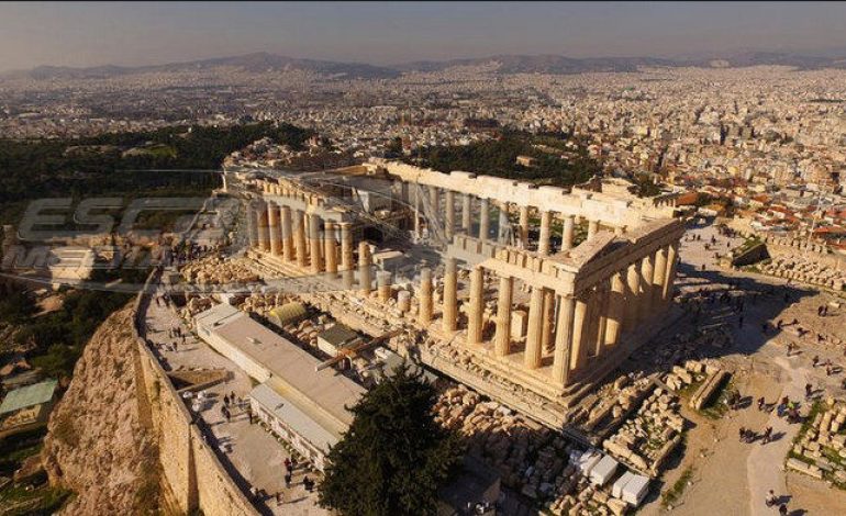 Έκλεισε η Ακρόπολη – Αποπνικτική η ατμόσφαιρά στην Αθήνα