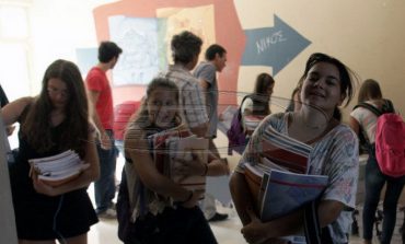 Δωρεάν απο του χρόνου τα βιβλία ξένων γλωσσών για όλους τους μαθητές