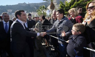 Επιδότηση εισιτηρίων και φθηνά καύσιμα στους νησιώτες υποσχέθηκε ο Τσίπρας