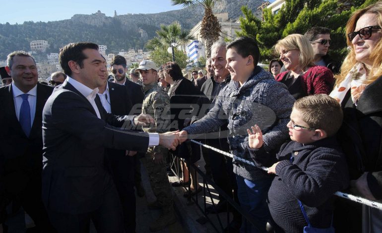 Επιδότηση εισιτηρίων και φθηνά καύσιμα στους νησιώτες υποσχέθηκε ο Τσίπρας