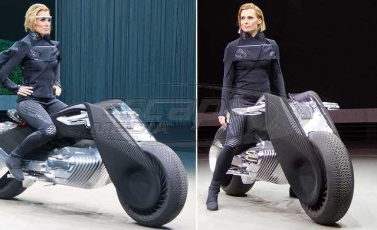 H BMW ετοιμάζει την μοτοσικλέτα του μέλλοντος που δεν χρειάζεται κράνος-video-