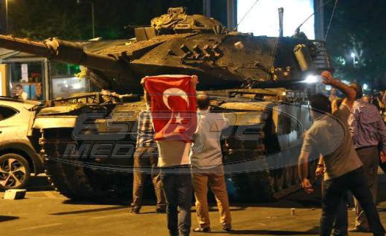 Δύο χρόνια μετά το αποτυχημένο πραξικόπημα στην Τουρκία -77.000 συλλήψεις, 100.000 απολύσεις, 140 ΜΜΕ έκλεισαν