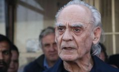Oι παλιές συνήθειες δεν κόβονται για τον Άκη- Που τον συνέλαβε ο φωτογραφικός φακός(ΕΙΚΟΝΑ)