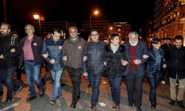Προπηλάκισαν στελέχη του ΣΥΡΙΖΑ στην πορεία έξω από την αμερικανική πρεσβεία - Ανάμεσά τους Παππάς, Σκουρλέτης, Βίτσας
