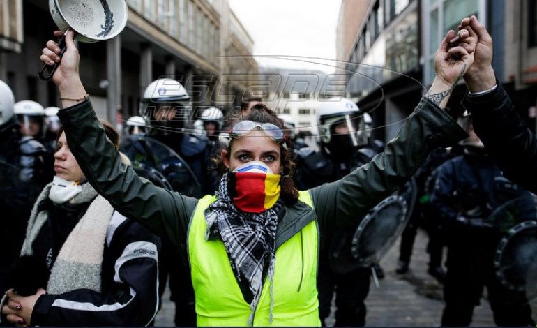 «Κίτρινα Γιλέκα»: Η δήμαρχος του Παρισιού εξέφρασε τη λύπη της για τις «σκηνές χάους»