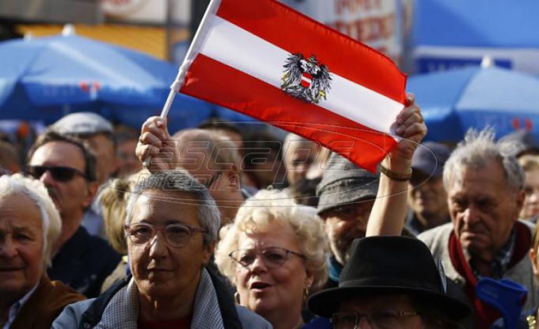 Η ακροδεξιά κυβέρνηση της Αυστρίας κατάργησε την αργία της Μεγάλης Παρασκευής