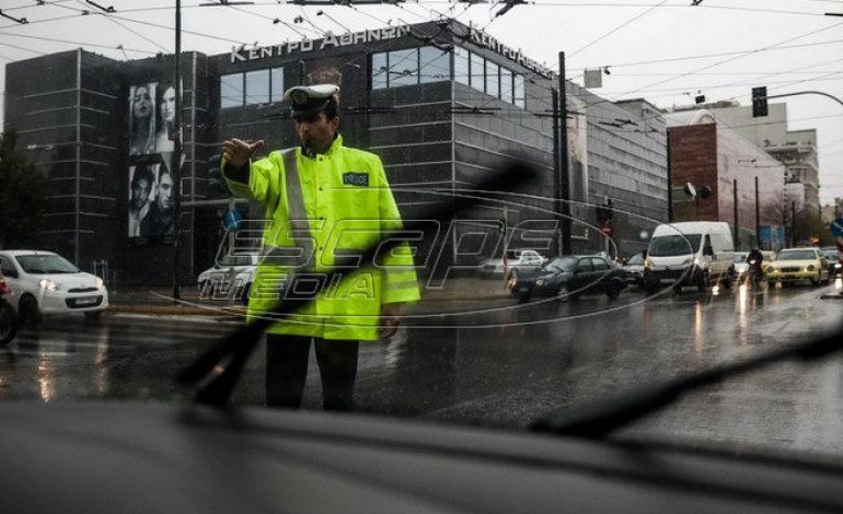 Απροσπέλαστοι οι δρόμοι γύρω από το Σύνταγμα το Σαββατοκύριακο